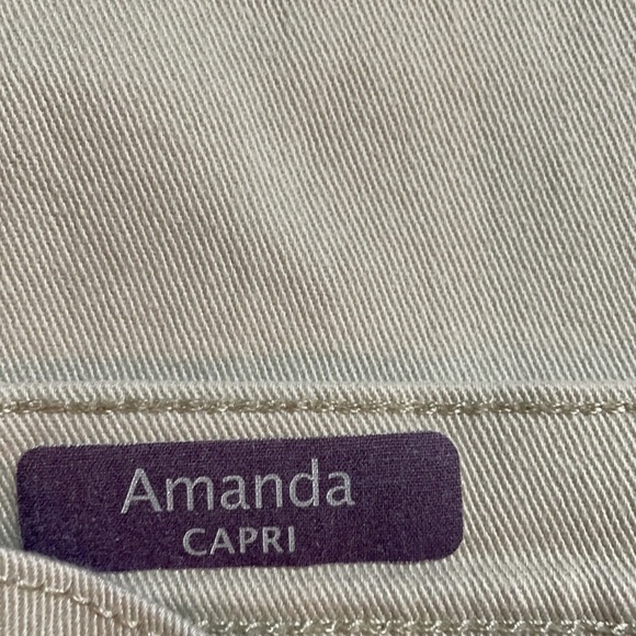 Gloria Vanderbilt Amanda Capri - Picture 7 of 12